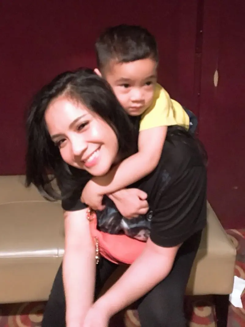 [Bintang] Nagita Slavina dan Rafathar