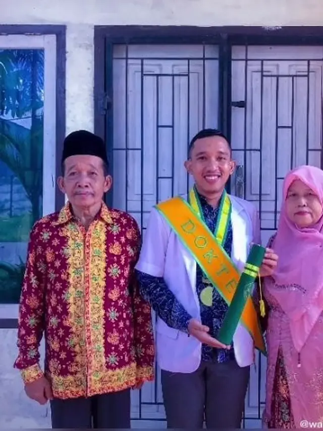 Anak penjual nasi jadi dokter