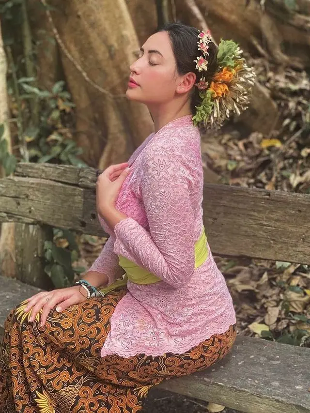 6 Potret Mutiara Hazle, Kekasih Baru Bio One yang Memesona