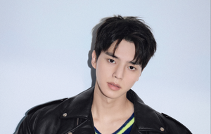 Setelah Wamil, Song Kang Comeback sebagai Duta Mewah Loewe.