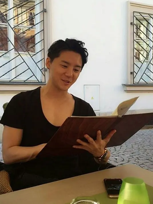 Sudah menjalani tes wajib militer sebelumnya, aktor dan musisi Junsu dikabarkan lolos ujian tersebut dan akan berpartisipasi di wamil pada 2017 mendatang. (Instagram/ xiaxiaxia1215)