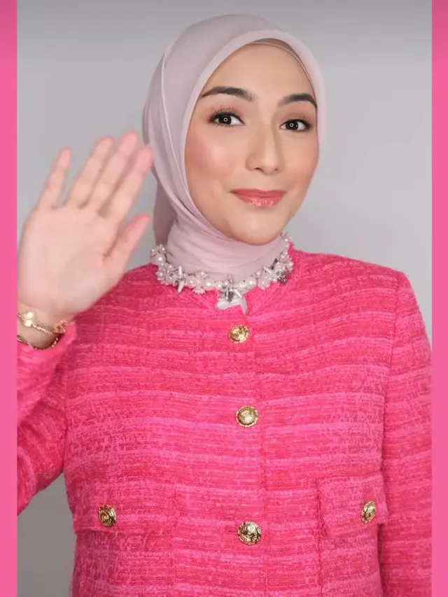 Citra Kirana Cosplay Jadi Barbie Syariah