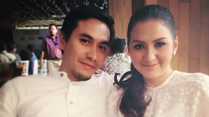 Darius Sinathrya dan Donna Agnesia