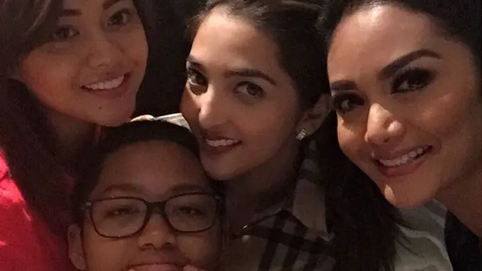 Krisdayanti dan Aurel Hermansyah berdamai
