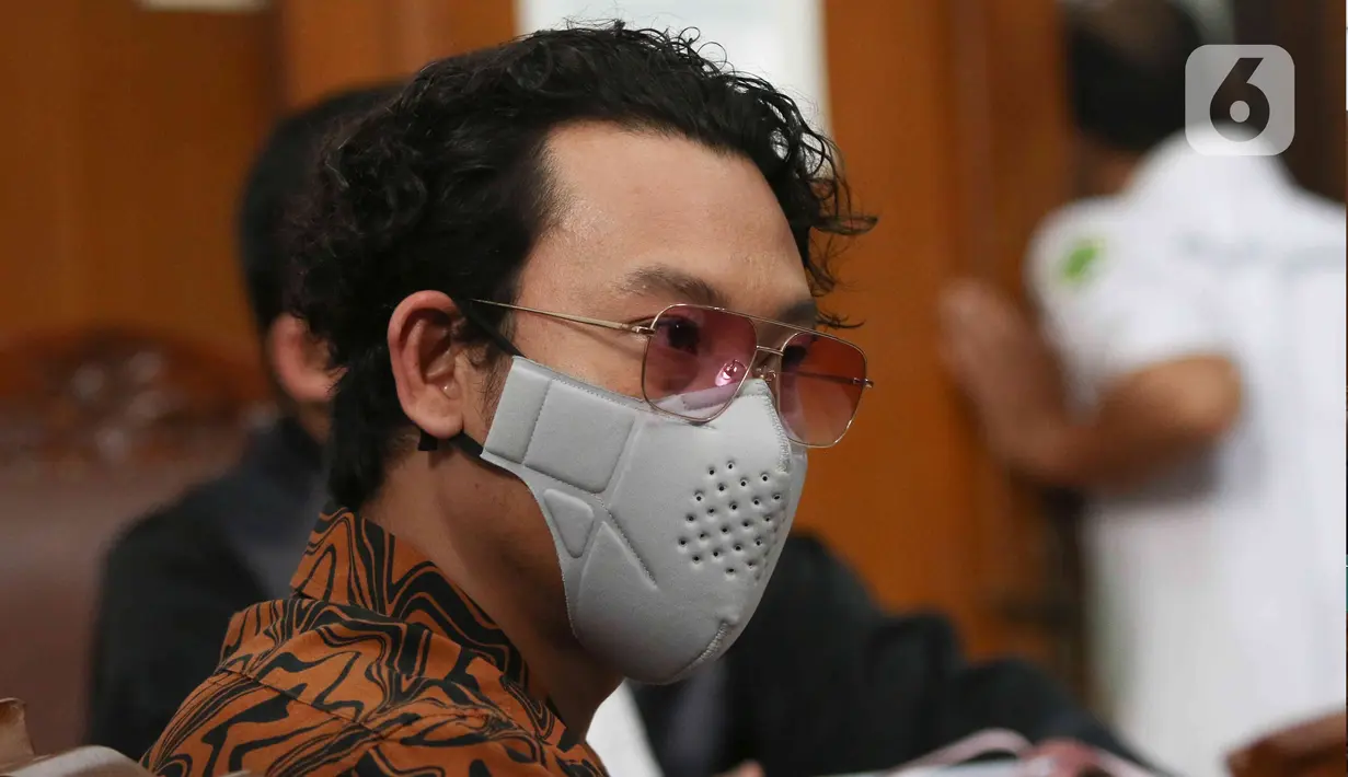 Denny Sumargo menjadi saksi di Pengadilan Negeri Jakarta Selatan, Kamis (7/7/2022). Diketahui, sidang atas kasus dugaan penggelapan yang menjerat mantan manajer Denny Sumargo, Ditya Andrista tersebut sudah berjalan sebanyak 3 kali. (Liputan6.com/Herman Zakharia)