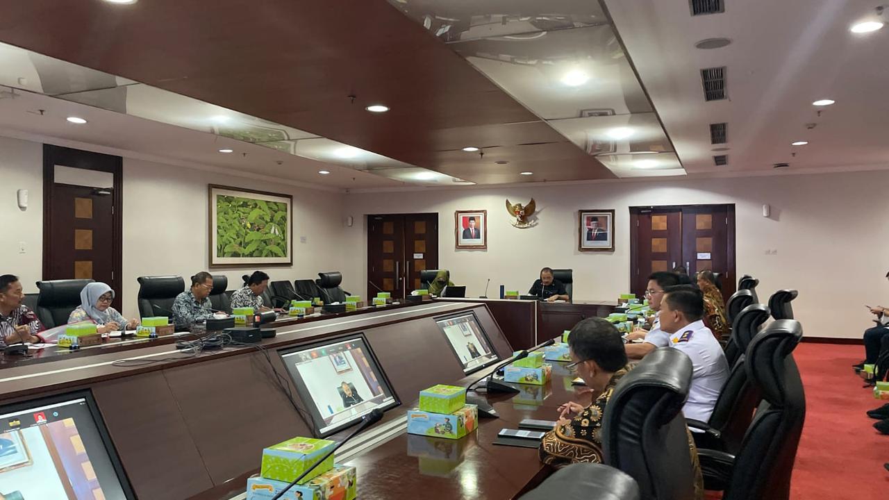 Rapat Kesiapan Pengoperasian LRT Jabodebek.