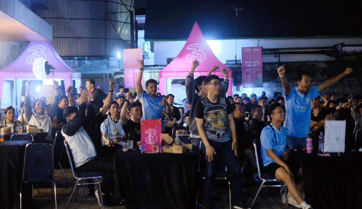 Kegembiraan juga sangat terasa di acara Roaring Night Tri. Selebrasi dilakukan oleh Manchester City Supporters Club Indonesia (MCSCI) Chapter Jambi untuk merayakan kemenangan klub kesayangan secara bersama-sama di depan suporter United Indonesia Jambi. (Istimewa)