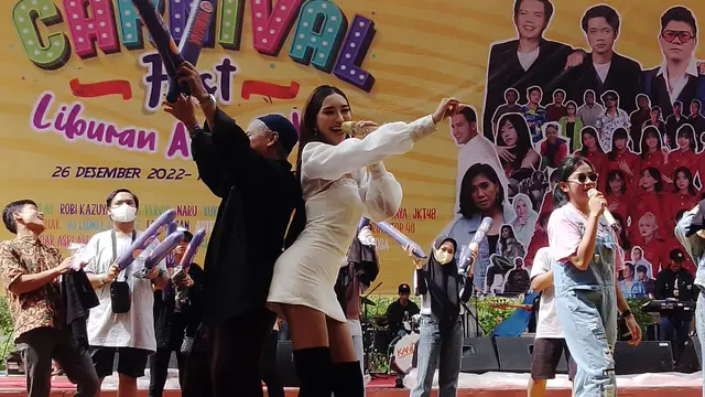 Icha Christy langsung memulai aktifitas manggung di hari pertama tahun 2023.