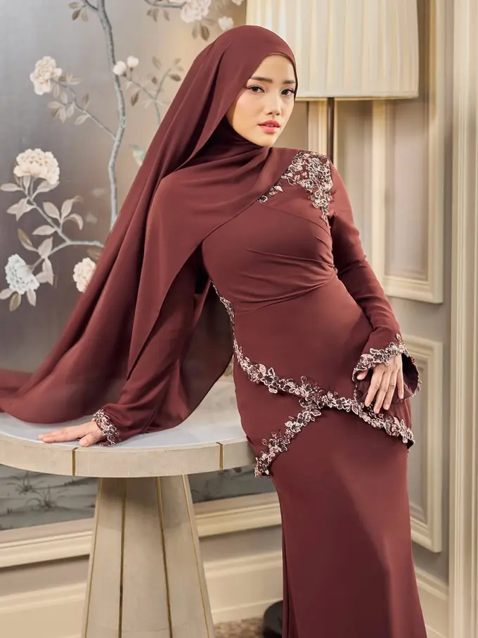 Gaya Anggun Fuji An dengan Baju Kurung Melayu, Inspirasi Tampilan Ramadan dan Lebaran