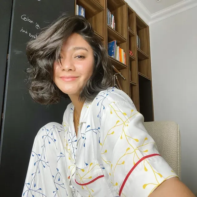 6 Potret Terbaru Naysila Mirdad dengan Gaya Rambut Pendek, Curi Perhatian