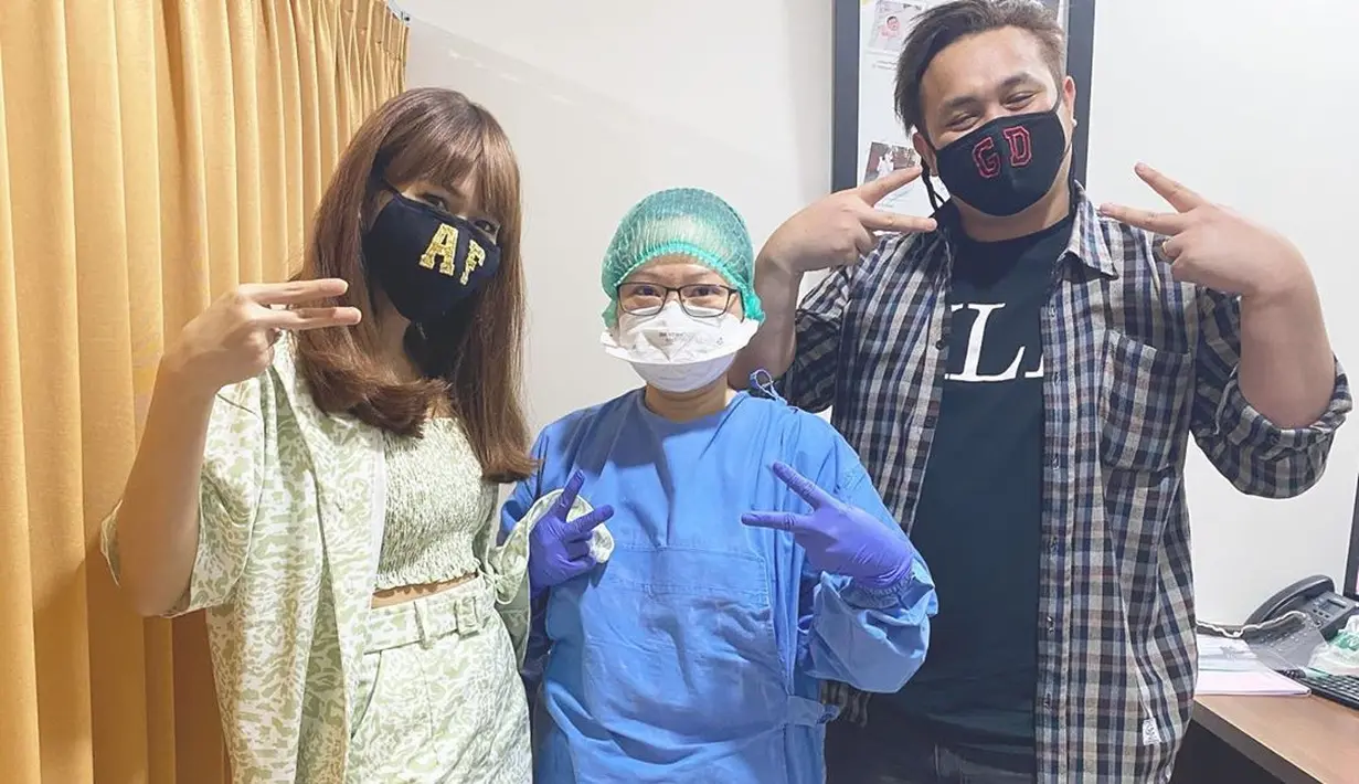 Gilang Dirga dan Adiezty Ferza (Instagram/adieztyfersa)