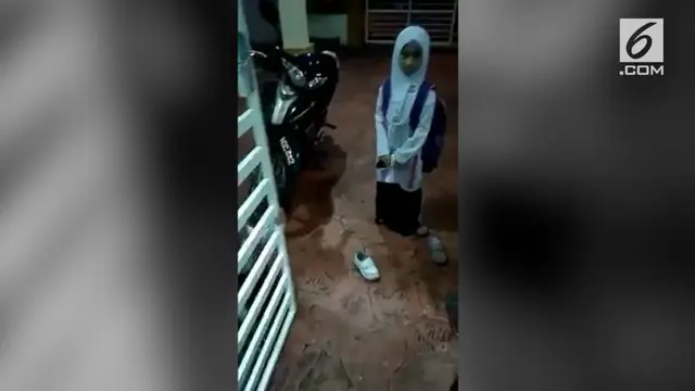 Seorang bocah malah ingin pergi ke sekolah setelah tidur siang karena ia mengira hari sudah pagi. 