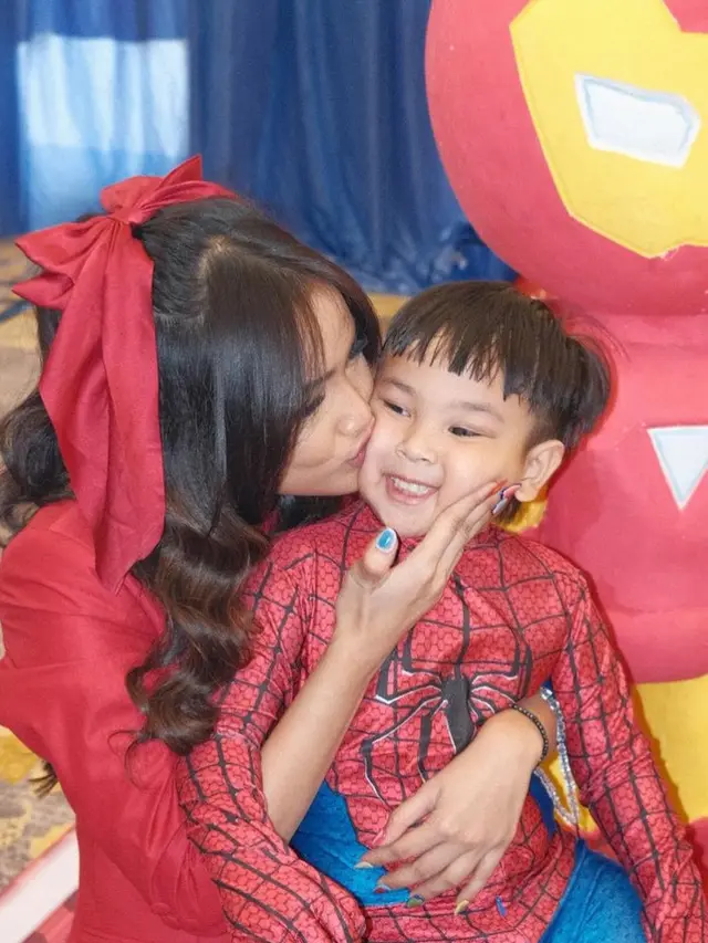 Fuji saat Ulang Tahun Gala ke-4 Bertema Super Hero. [@fuji.an]