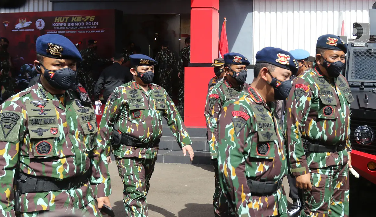 Kapolri Jenderal Pol Listyo Sigit Prabowo  saat menghadiri upacara peringatan HUT ke-76 Korps Brimob Polri di Mako Brimob, Kelapa Dua, Depok, Jawa Barat, Minggu (14/11/2021). Peringatan HUT ke-76 Korps Brimob tersbeut mengangkat tema "Terlatih, Tangguh, dan Responsif". (Liputan6.com/Herman Zakharia)