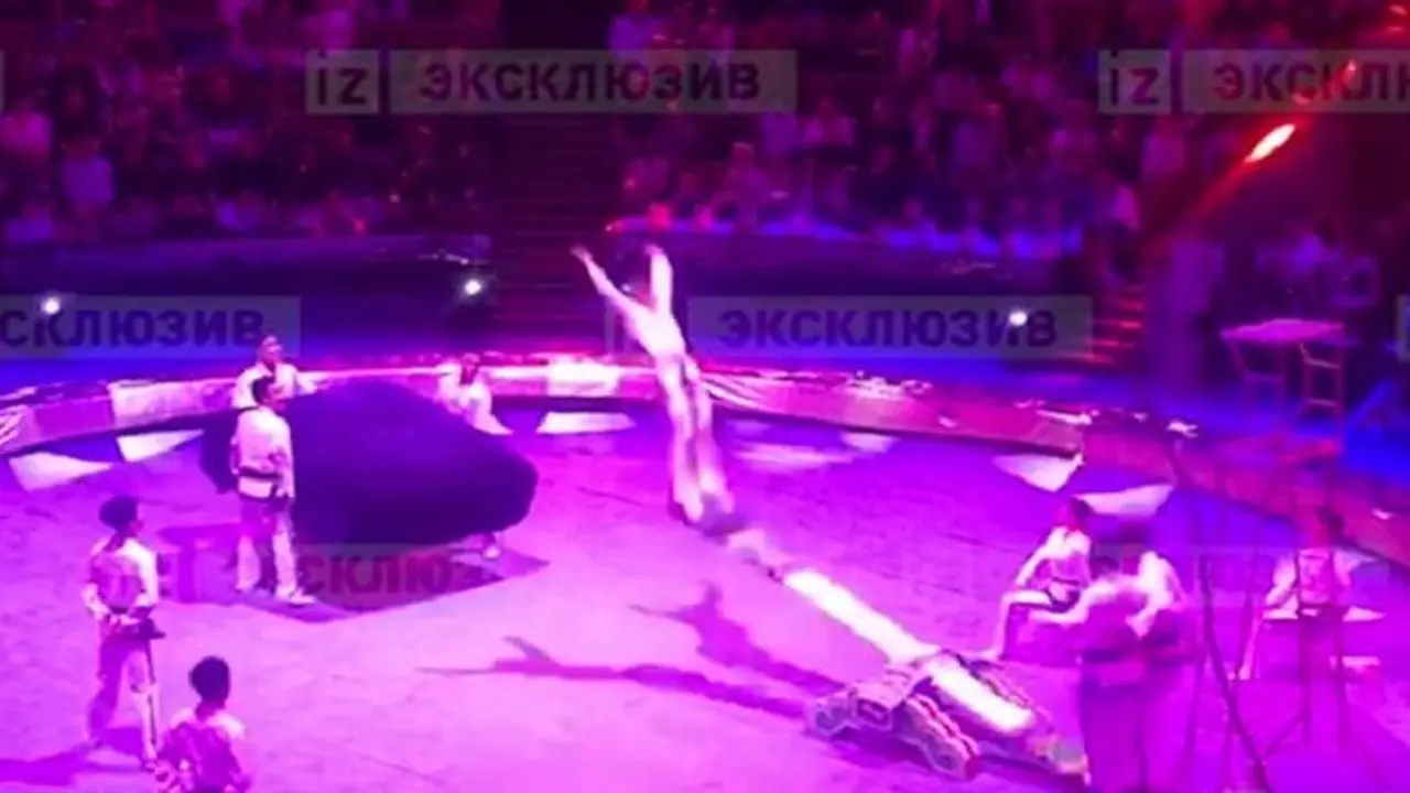 Tim sirkus Korea Utara tampil di hadapan penonton Moskow (Izvestia.ru)