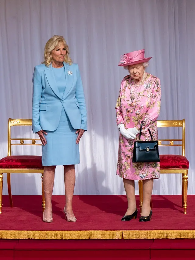 Jill Biden Daur Ulang Penampilan Saat Bertemu Ratu Elizabeth II