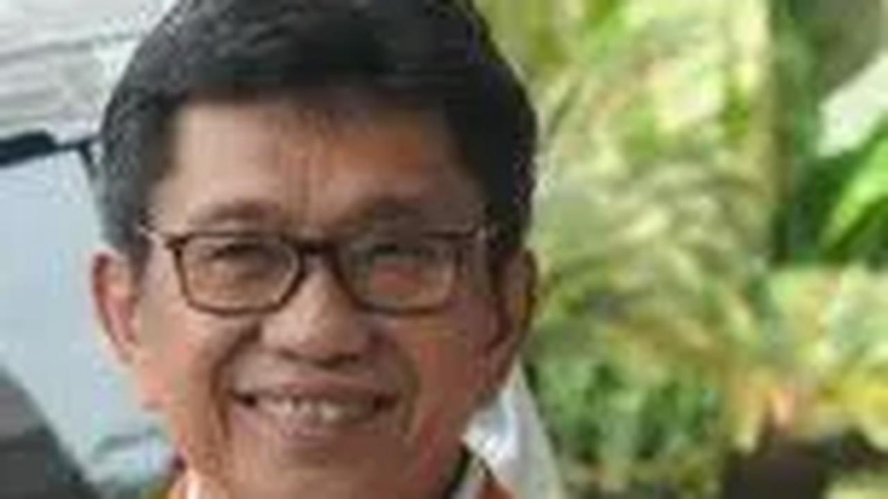 Di Bawah Guyuran Hujan, Begini Momen Pemakaman Terpidana Korupsi di Taman Makam Pahlawan yang jadi Sorotan