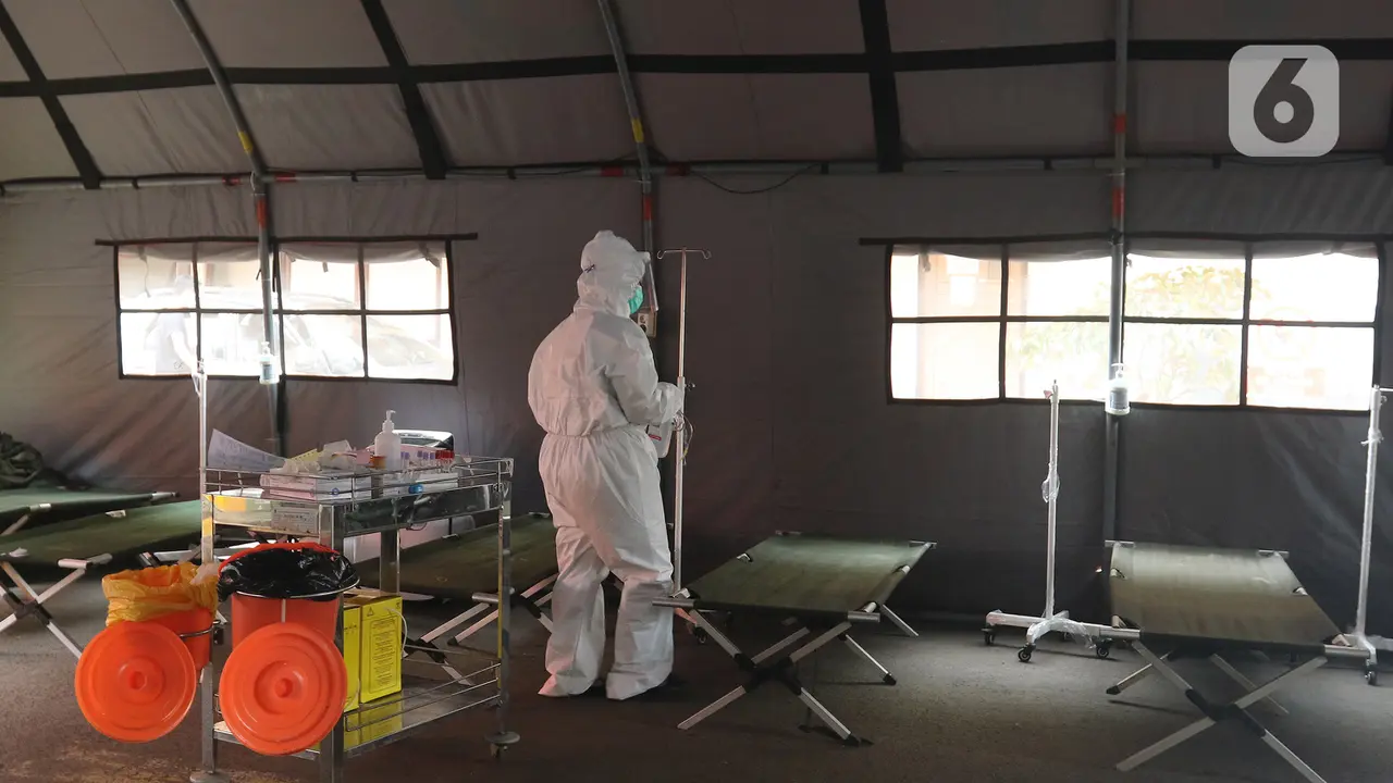 RSUD BEKASI MENDIRIKAN TENDA