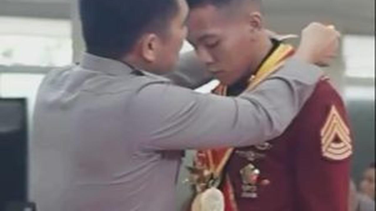 Ia setidaknya berhasil meraih sejumlah penghargaan lainnya.