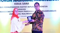 Dalam acara Temu Tokoh yang bekerja sama dengan Universitas Mulawarman, Ketua MPR Mahyudin menyampaikan bahwa mahasiswa harus melakukan riset agar tercipta kreativitas.