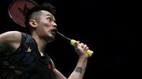 Tunggal putra China, Lin Dan, akan menghadapi rekannya Chen Long di final Malaysia Terbuka 2019. (AFP/Mohd Rasfan)