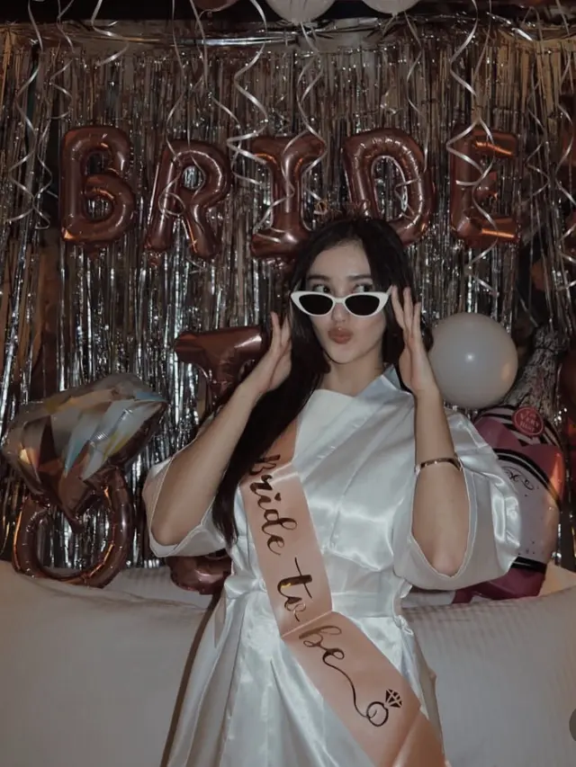 Ranty Maria kenakan mini dress saat bridal shower. [@rantymaria]