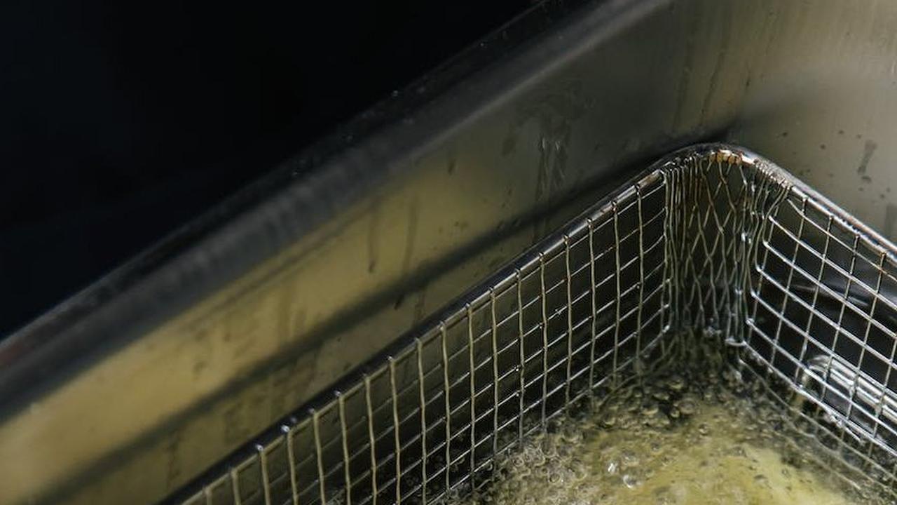1. Goreng dalam Minyak Panas