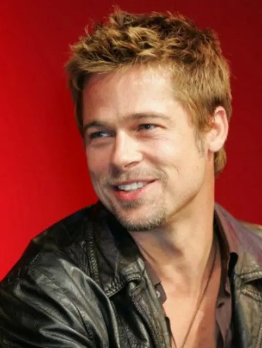 Setelah gugatan cerai diajukan Jolie untuk Pitt, kehidupan keduanya tak lagi membawa kabar baik. Terlebih mereka langsung tak satu rumah dan Jolie membawa keenam buah hatinya berpindah ke Malibu. (Instagram/bradpittofficial)