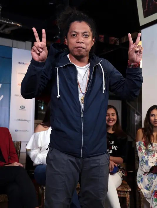 Rencana penayangan film Susah Sinyal ini dijadwalkan pada akhir tahun 2017 mendatang, dan dibintangi oleh Ernest Prakasa, Refal Hady, Valerie Thomas, Asri Welas, Ge Pamungkas, Gisella Anastasia, Gading Martin, Arie Kriting, dll. (Deki Prayoga/Bintang.com)