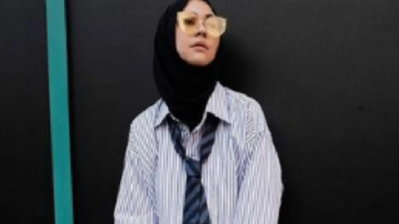 [Bintang] Tidak Hanya Hasil Rancangannya, Gaya Desainer Rani Hatta Juga Super Swag!