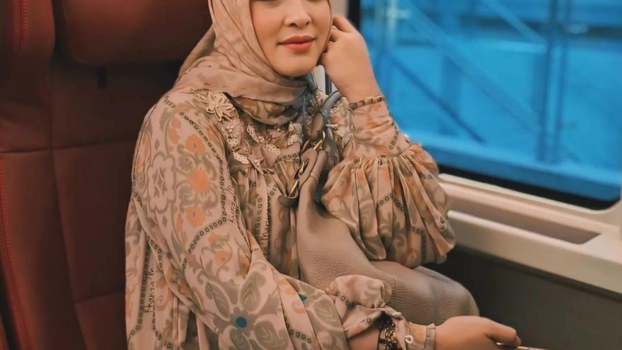 Mencari pasangan bukanlah prioritas utama bagi Puteri Indonesia 2001 ini. Angelina sepenuhnya memahami bahwa fokus hidupnya saat ini adalah keluarganya. Baginya, kebahagiaan tidak hanya datang dari memiliki pasangan.<br><br>