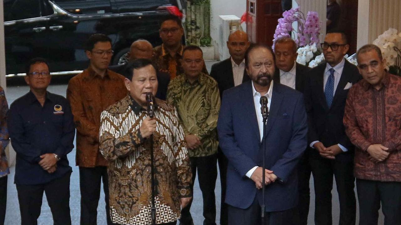 "Kita sepakat bahwa kita akan bekerja sama untuk sebesar-besarnya kepentingan rakyat Indonesia," kata Prabowo saat jumpa pers, sebagaimana dikutip Antara.&nbsp; Foto: Liputan6.com/Herman Zakharia<br>