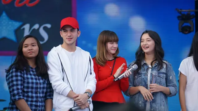 Para pesinetron Sinemart di Jakarta Fair Kemayoran 2018