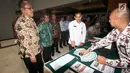 Kepala Badan Pengawas Tenaga Nuklir (Bapetan) Jazi Eko Istiyanto kiri saat menghadiri Konferensi Informasi Pengawasan (Korinwas) Bapetan di Jakarta, Rabu (25/10). (Liputan6.com/Angga Yuniar)