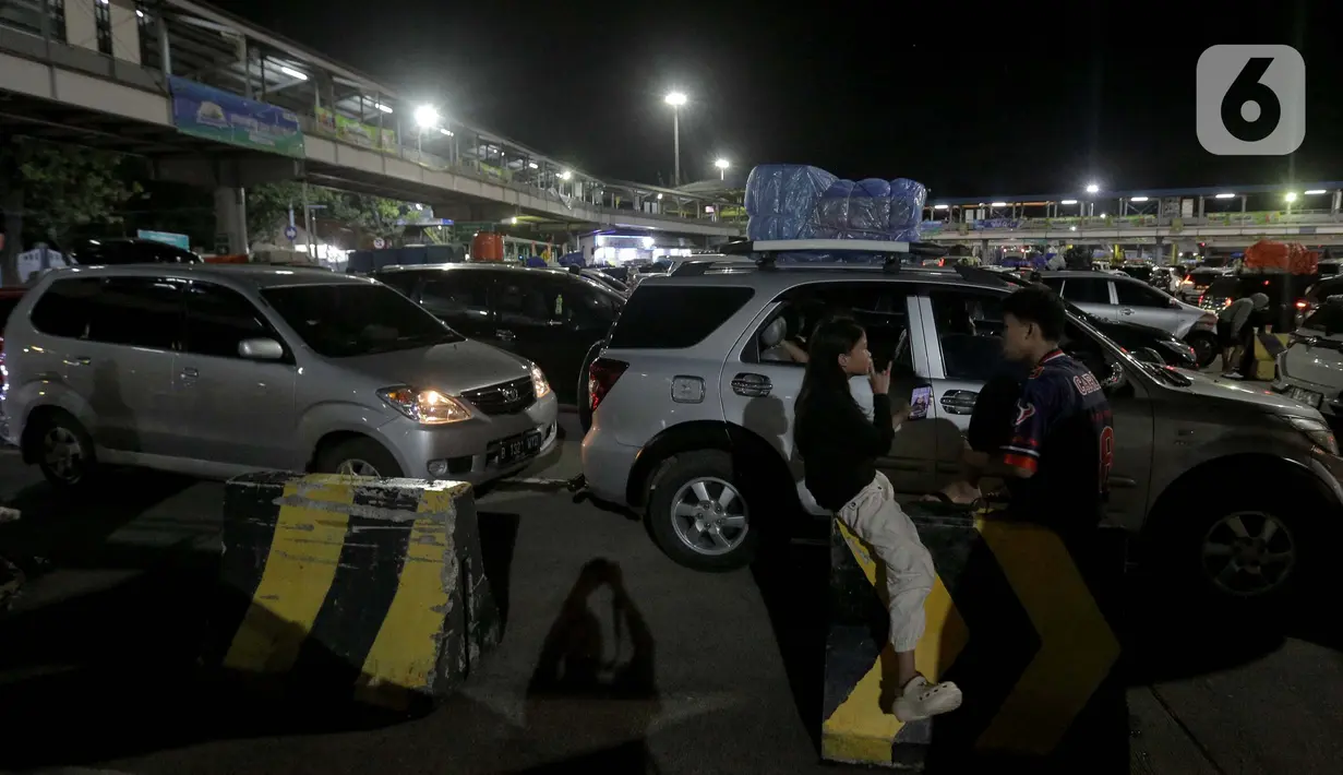 Sebelumnya, PT ASDP Indonesia Ferry (Persero) sudah memastikan kesiapan penuh dalam menghadapi puncak arus mudik Lebaran 2025. (Liputan6.com/Herman Zakharia)