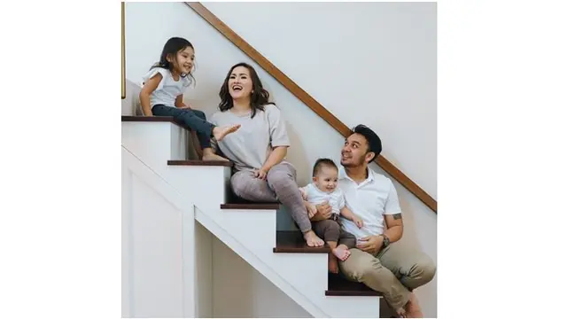 Ternyata Igo Idol sudah menikah dan mempunyai dua anak yang menggemaskan.