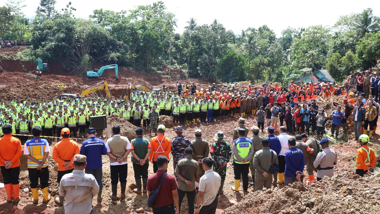 Mendagri Tito Karnavian saat memimpin apel kesiapsiagaan di Desa Cibeunying Kecamatan Majenang, Kabupaten Cilacap