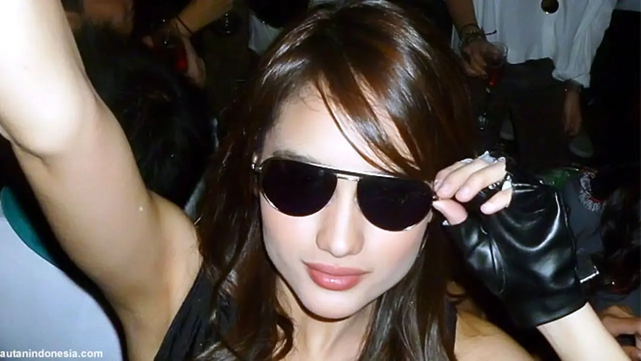 cinta-laura-lautanindonesia.com-130205b.