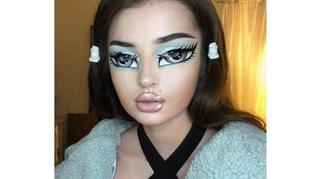 Beauty Influencer yang Terkenal Punya Skill Makeup Unik