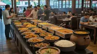 8 Rekomendasi Tempat Makan Siang Prasmanan di Tebet Paling Lengkap 2026, dari Warteg Legendaris hingga Restoran Sunda