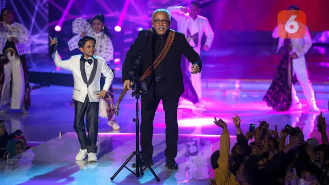 Foto: Konser Ulang Tahun Indosiar ke-28 Bertajuk Indosia28est Berlangsung Meriah, 4 Legenda Timnas Indonesia Naik Panggung