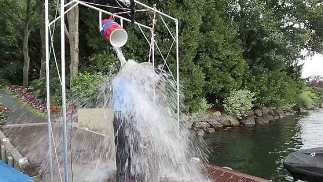 Aksi gagal Ice Bucket Challenge. (YouTube)