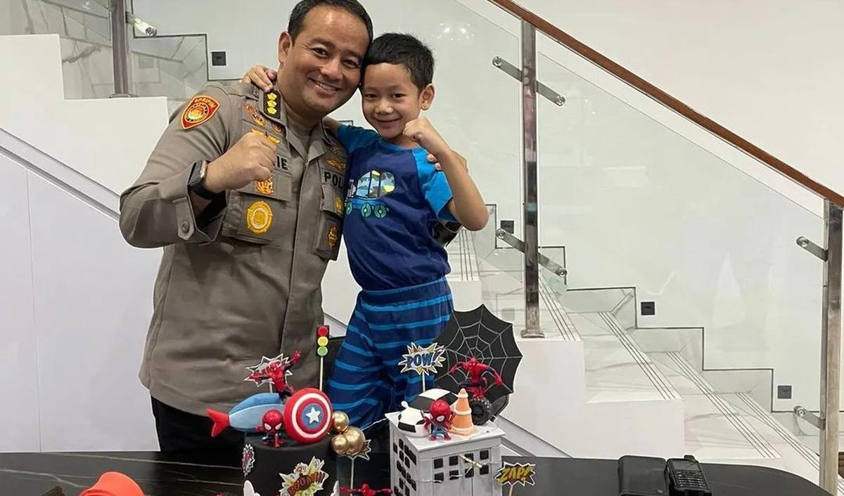 Buah Hati Mulai Mengerti Pekerjaan Ahrie