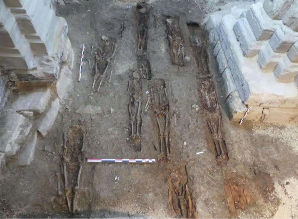 Arkeolog Temukan Makam dan Sarkofagus di Bawah Gereja Tua dari Abad Keenam, Kuburan Kaum Elit dan Bangsawan Romawi