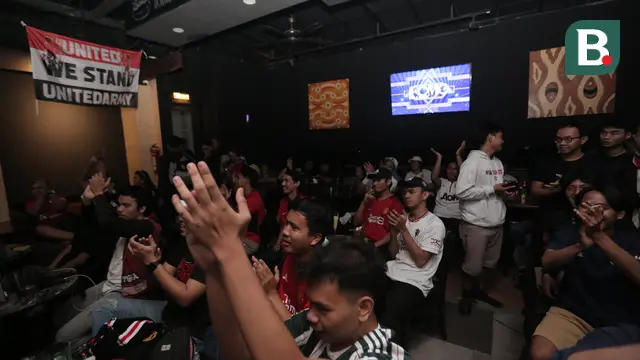 Fans Manchester United yang tergabung di komunitas United Army