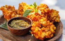 Trik Mudah Bikin Bakwan Jagung Renyah,  Anti Ambyar dan Berminyak