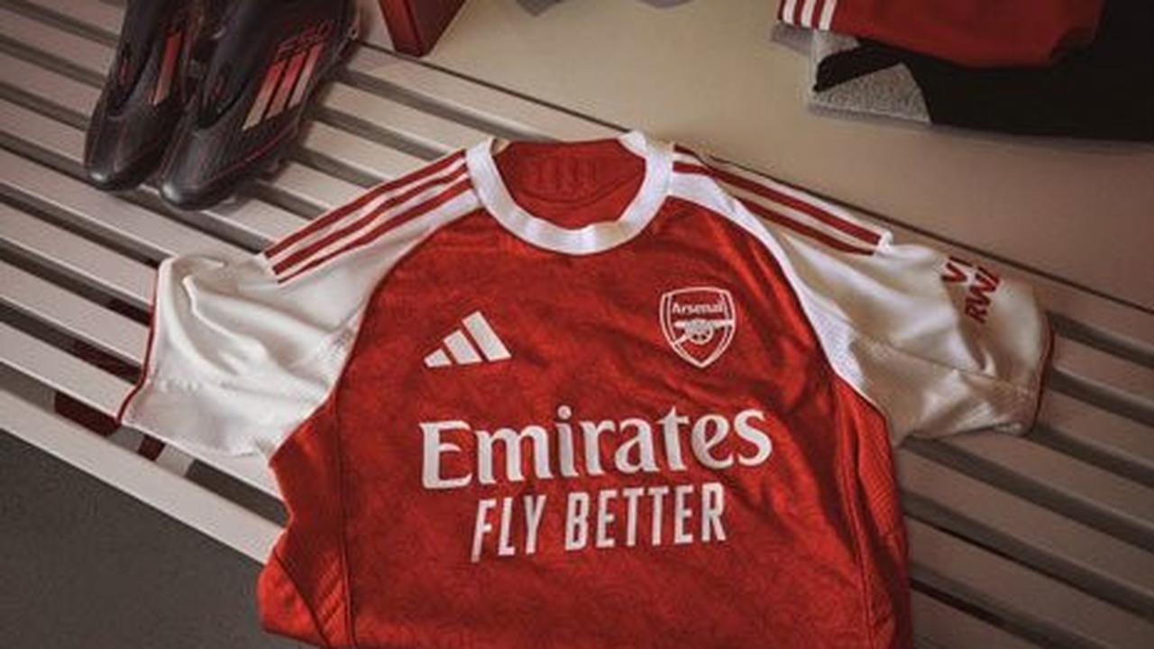 Jersey Arsenal musim 2025/2026 (c) Ofisial Arsenal (www.arsenal.com)