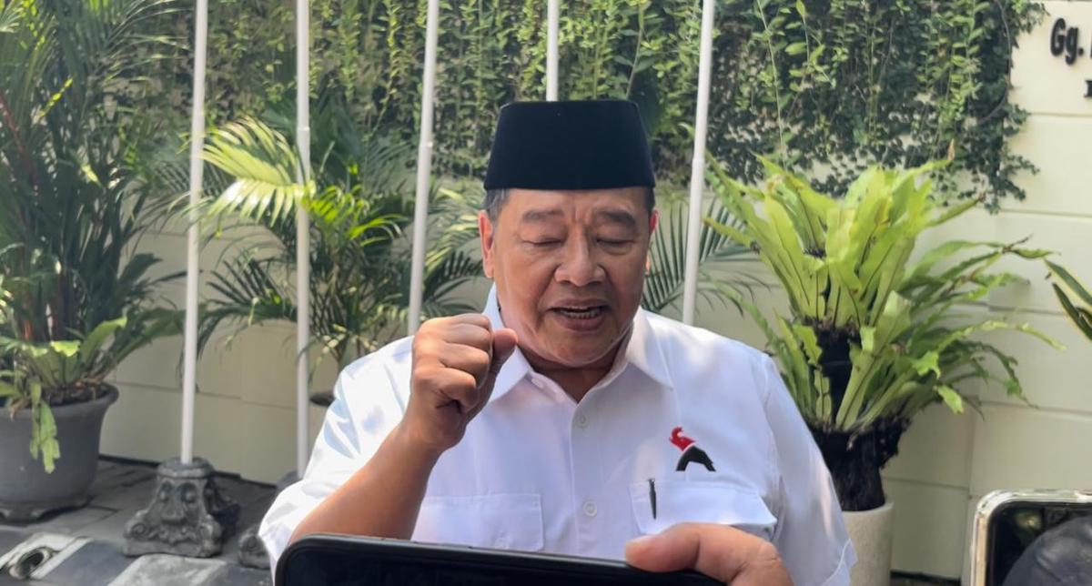 Ketua DPP PSI Bidang Politik, Bestari Barus usai menemui Jokowi di kediaman pribadi Presiden ke-7 RI tersebut di Jalan Sumber, Solo, Senin (31/8). (merdeka.com/Arie Sunaryo).