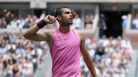 Carlos Alcaraz di pertandingan US Open. (dok. Instagram @carlitosalcarazz/https://www.instagram.com/p/DOHPF1Dk2Vi/?img_index=2&amp;igsh=M3EwOGtiamg3ZWUw/Naura Rizkiawan)