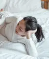 Salah satu contoh parenting yang tepat adalah terjalinnya komunikasi 2 arah antara ibu dan anak yang membiarkan anak memahami dan menyampaikan perasaan mereka (Foto: Pexels.com/Ketut Subiyanto)